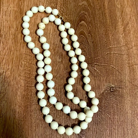 Trifari Vintage Pearl Necklace - Picture 3 of 9